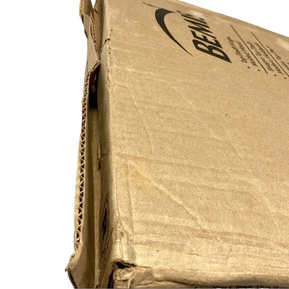 NWOT Bemis Round Enameled Wood Toilet Seat White - Picture 6 of 9